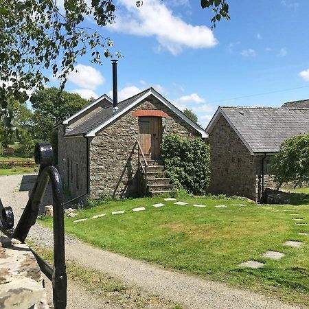 Maesyfelin Isaf Glamping Hay Loft Hotel Llanybyther Exterior foto