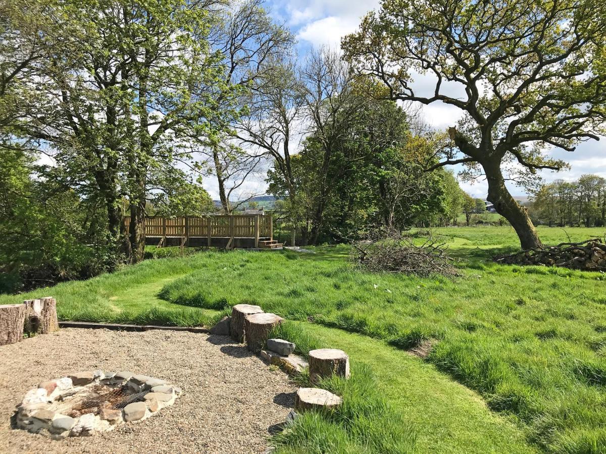 Maesyfelin Isaf Glamping Hay Loft Hotel Llanybyther Exterior foto