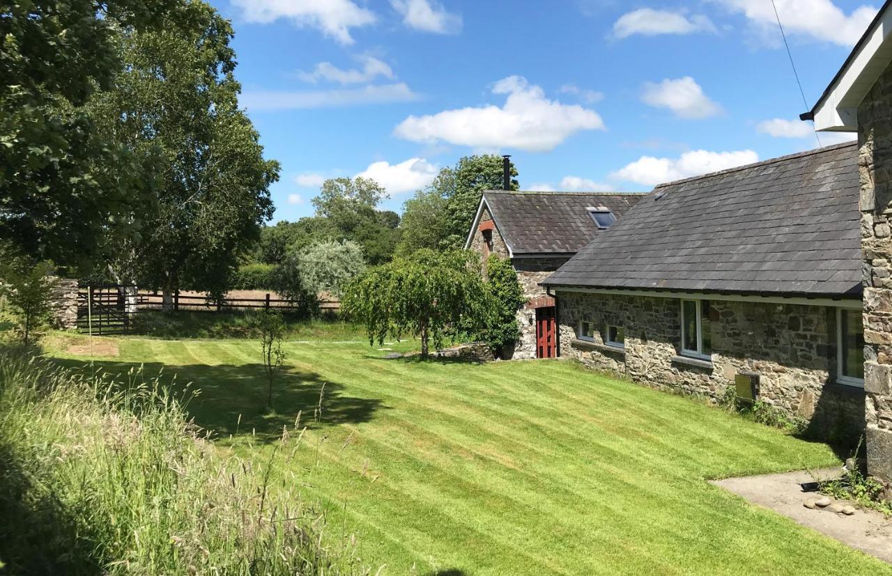 Maesyfelin Isaf Glamping Hay Loft Hotel Llanybyther Exterior foto